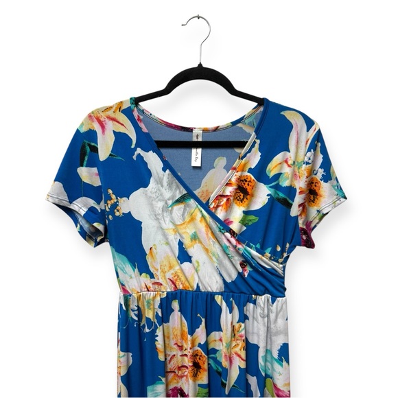 Vanilla Bay Blue Floral Maxi Dress - Picture 3 of 6